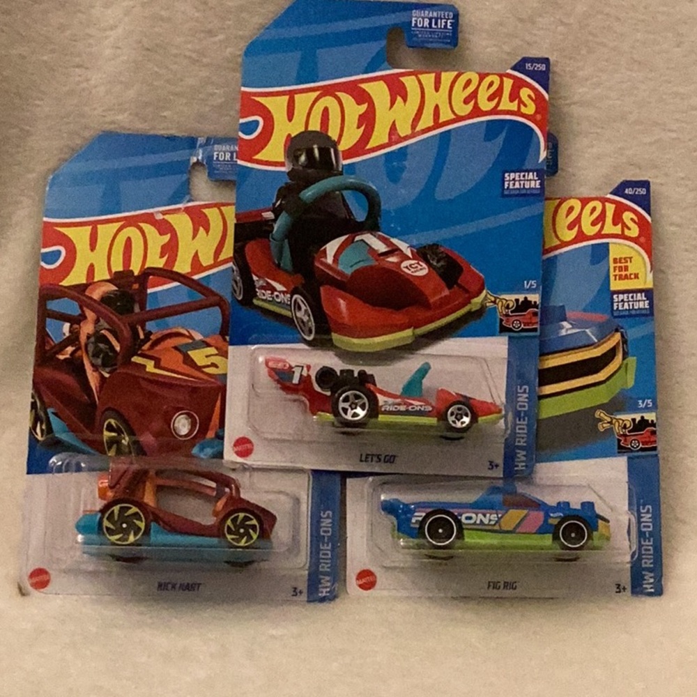 Hot Wheels Ride-Ons ~ Fig Rig Kick Kart Let's Go ~ Set of 3 ~ Special Features